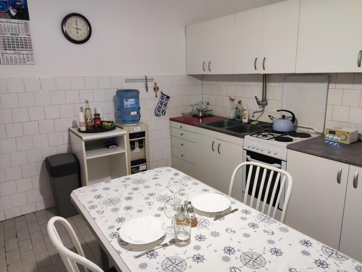 Vintage Apartment In The Center Of Novi Sad Esterno foto